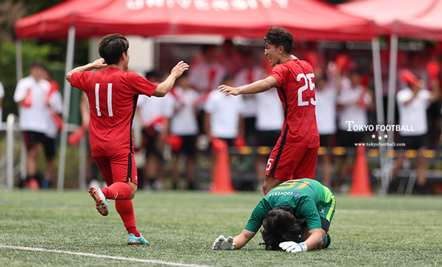 写真:暫定首位のN.は2位のEDOに快勝。