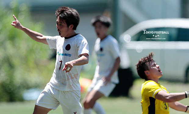 写真：先制ゴールを決めたアローレのMF中村。