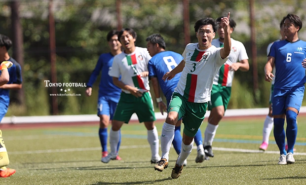 写真:11分に先制ゴールを決めて駆け出すセルベッサの金澤。