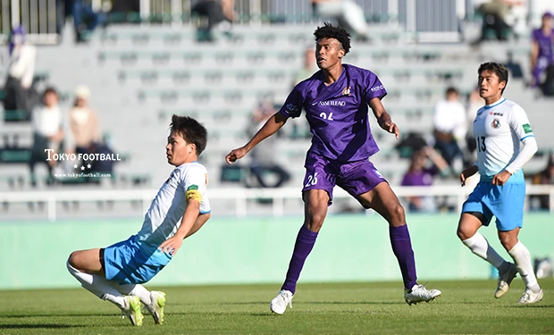 写真：クリアソンはFW赤井らが再三シュート放ったがゴールが遠かった。