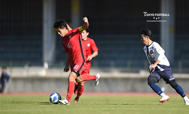 写真：決勝点につながるラストパスを送るMF千葉武。