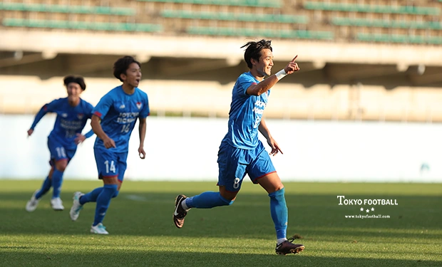 写真：つくばは鈴木のFKによる2得点で福山に勝利。