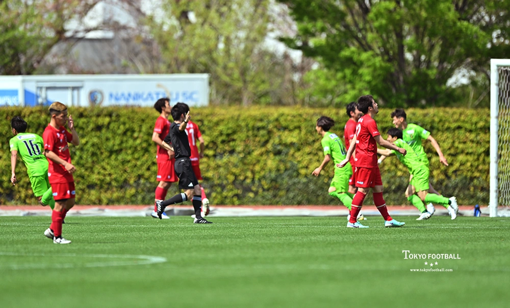 写真：後半2点目を失い肩を落とすエリース。