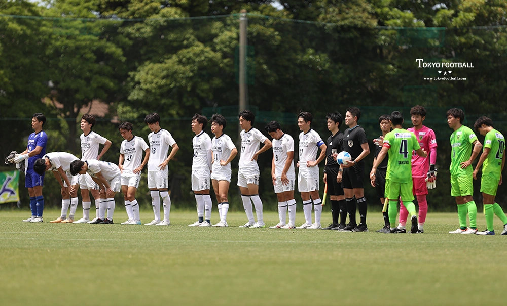 写真：予選決勝でVONDSに敗れた日立ビルシステム（左側）。