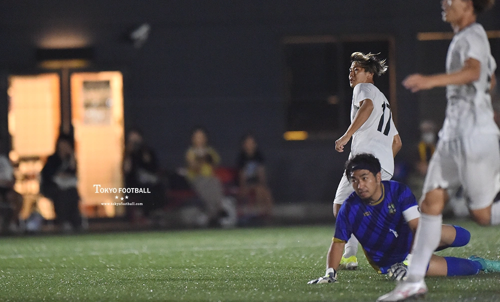 写真:後半に先制ゴールを蹴り込むEDOの山岸。