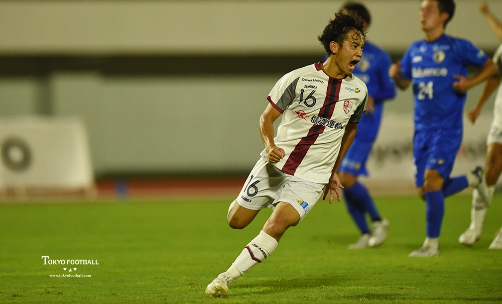 写真：後半に先制ゴールを決める東京23の小林。