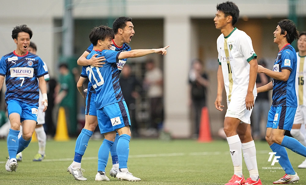 写真：先制ゴールを喜ぶ東京Uの瀬川。