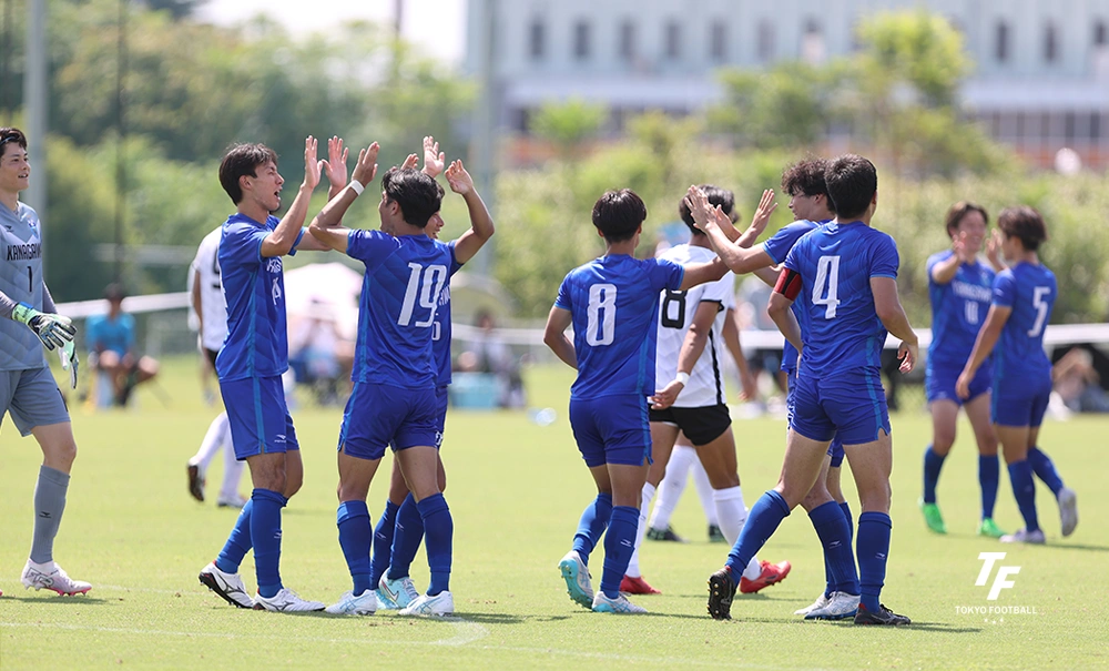 写真：本大会出場を決めてよろこぶ神奈川の選手たち。
