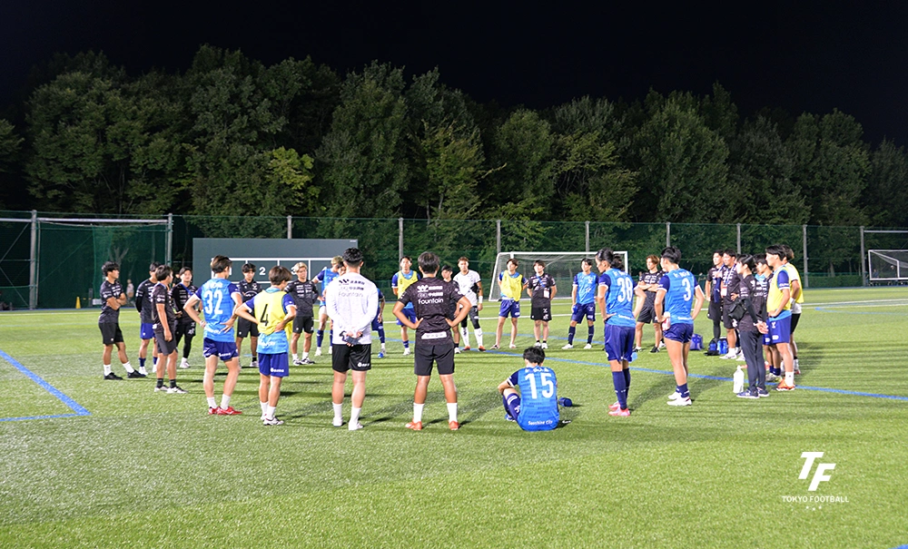 写真:重要な一戦に敗れ試合後は厳しい雰囲気となったエリース。