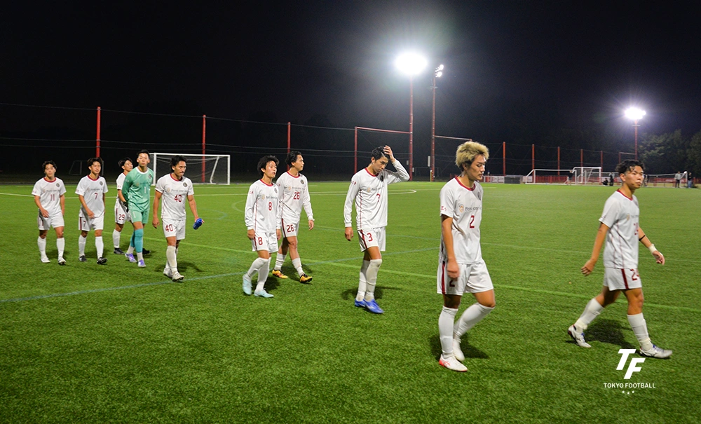 写真:試合に敗れ、関東大会出場の可能性も消滅したアローレ。