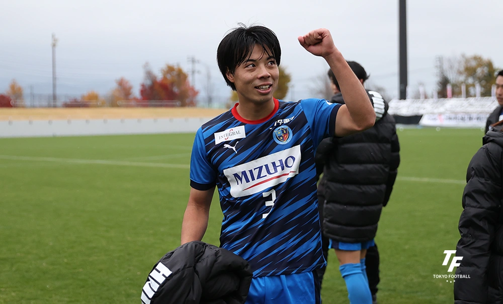 写真:決勝点を決め、試合後に笑顔を見せる箱崎。