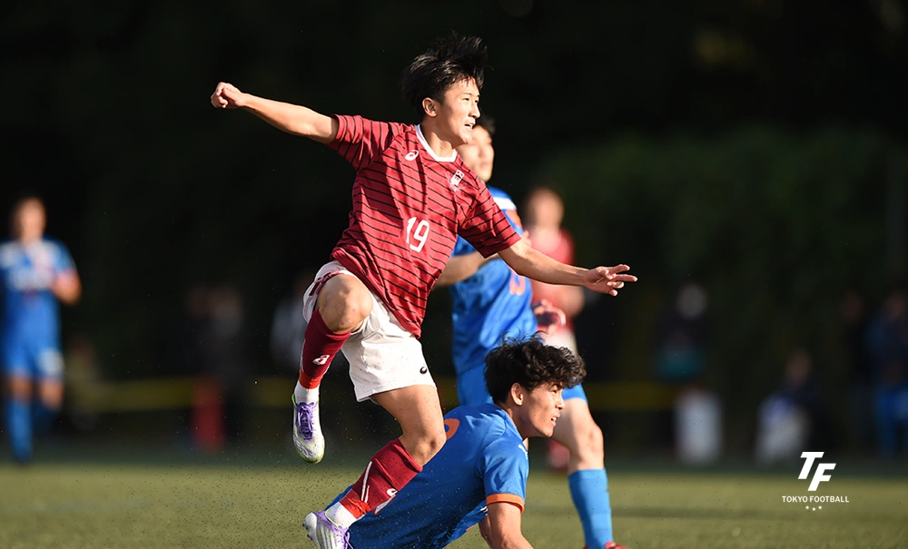 写真：後半15分に先制点を決める早大の浦川。