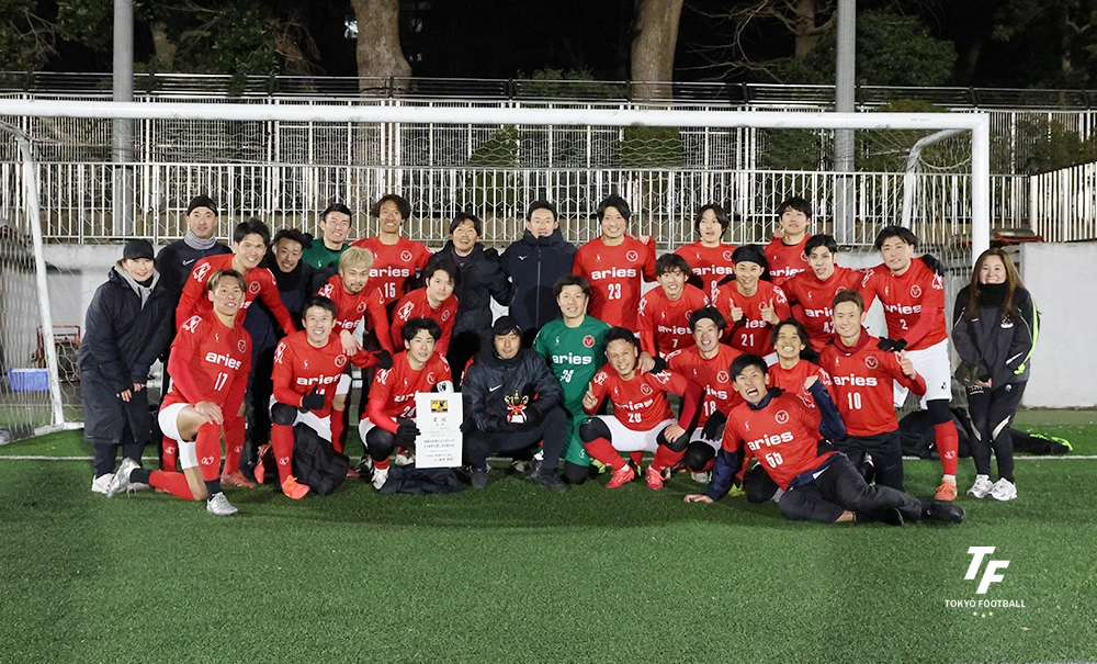 写真：昨年に続き優勝を飾ったエリース東京over35。