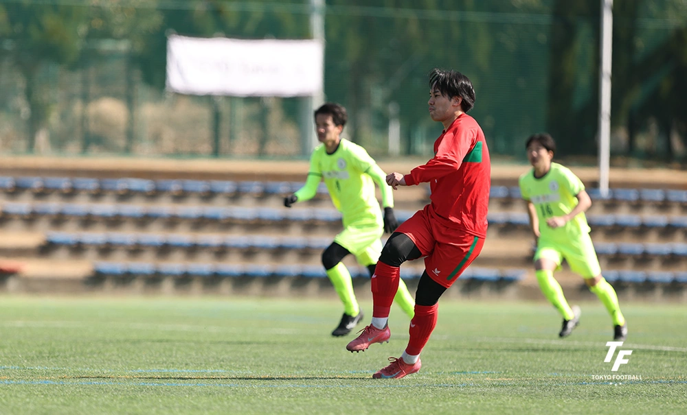 写真:CERVEZAは終盤に菊地がPKを決めてLLENOに勝利。