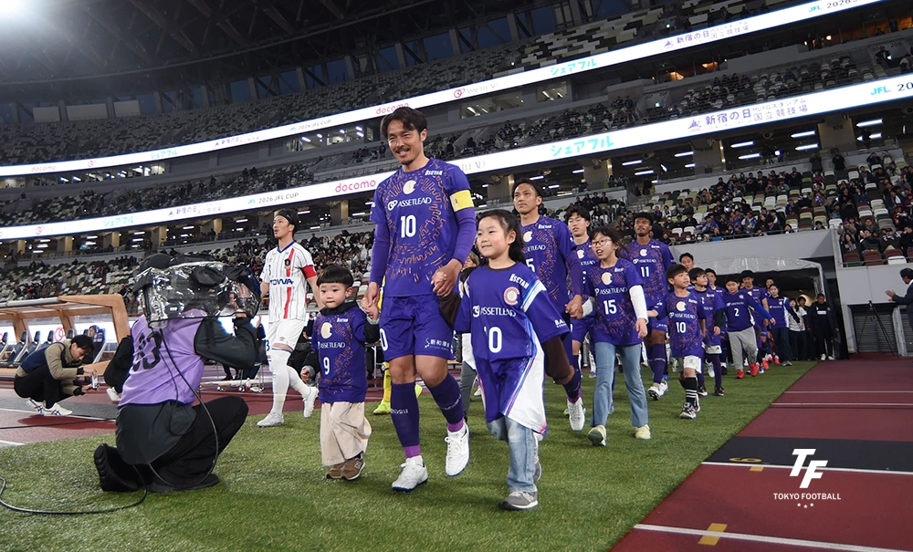 写真:開幕戦に臨んだクリアソン新宿。