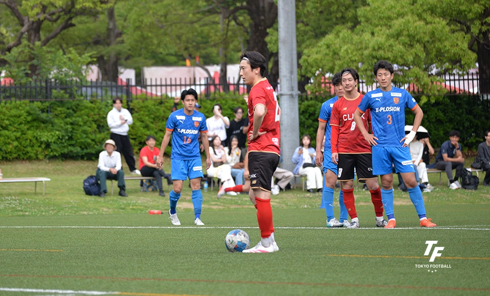 写真：0－1の後半10分にPKを獲得し、自ら蹴るMF足立。