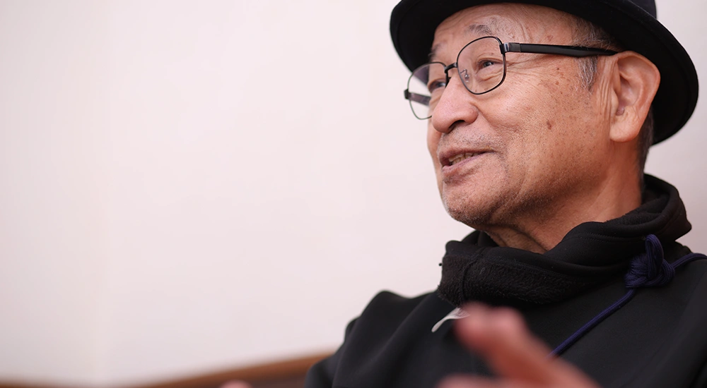 インタビュー写真：六川則夫さん